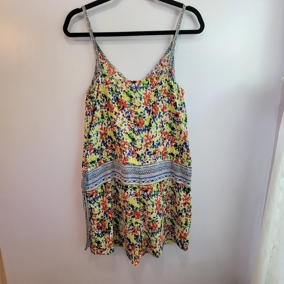 Cabi Floral Romper with Pockets Size XS - Picture 2 of 4